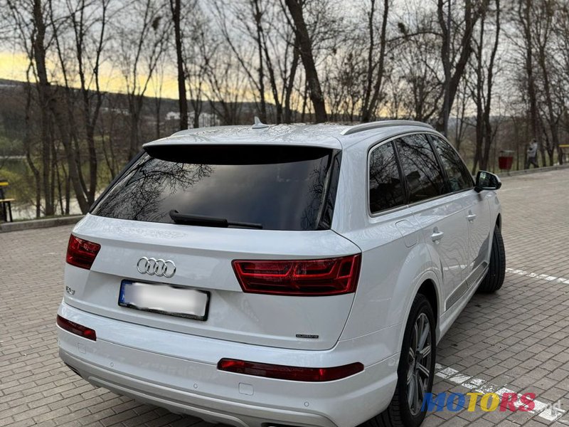 2019' Audi Q7 photo #3