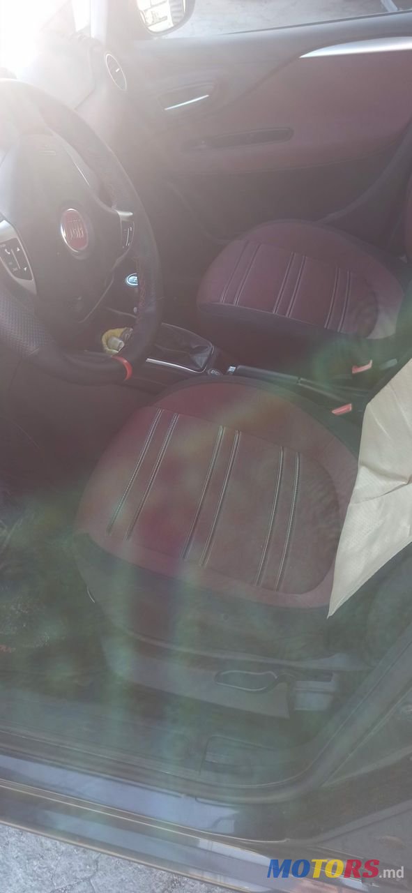 2010' Fiat Punto photo #4