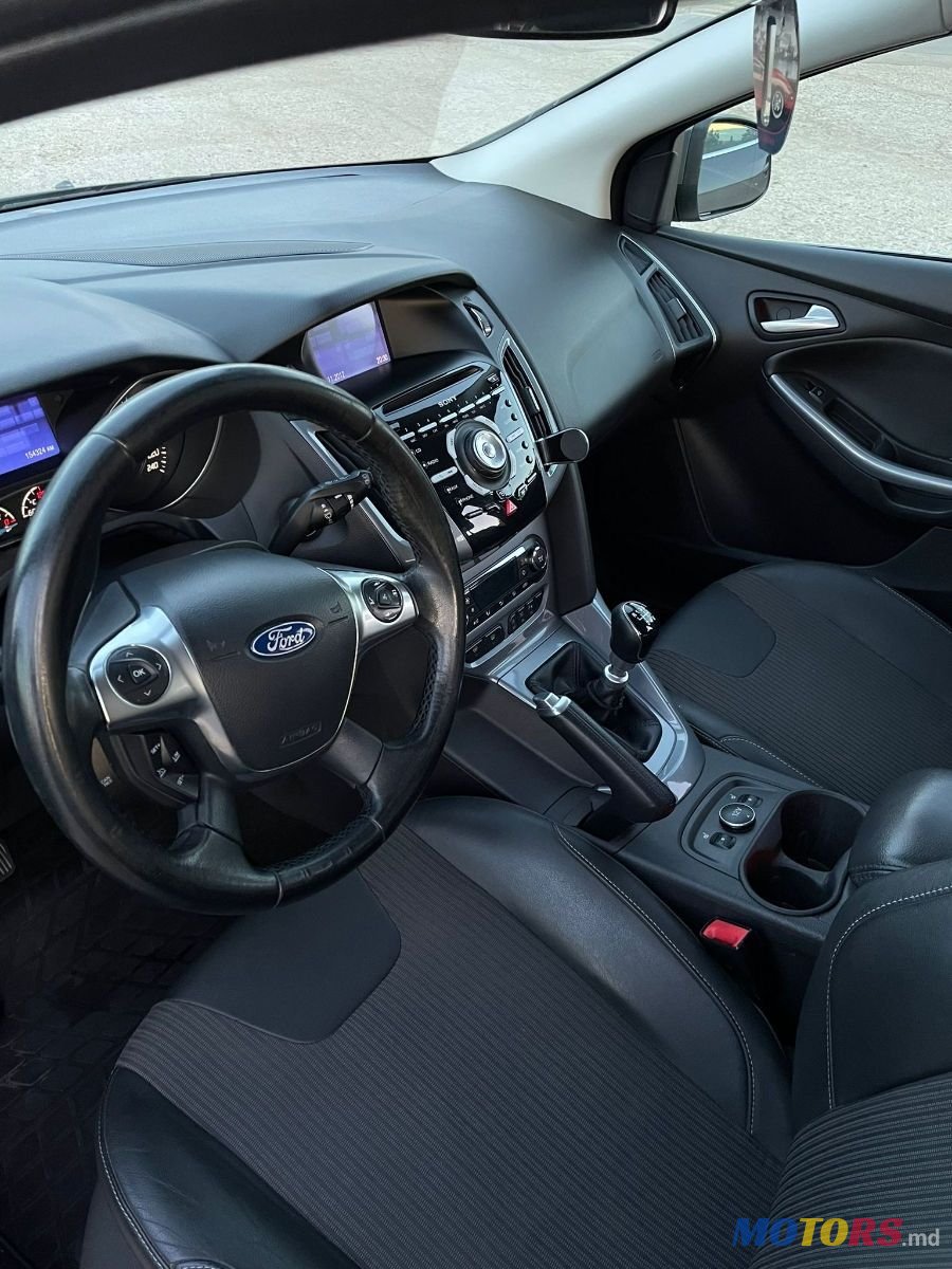 2012' Ford Focus photo #2