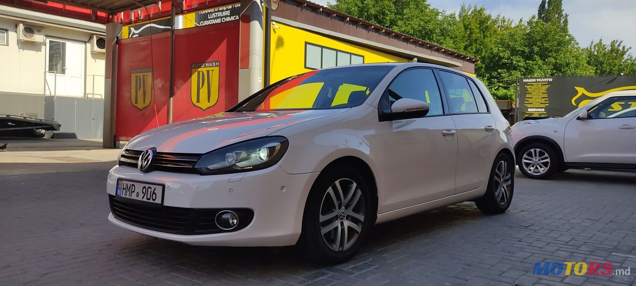 2010' Volkswagen Golf photo #4