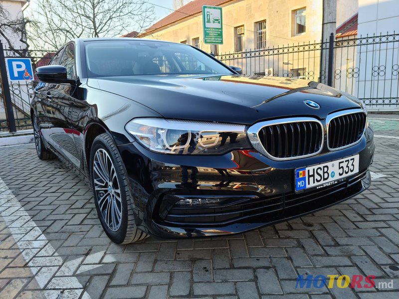 2019' BMW 5 Series photo #1