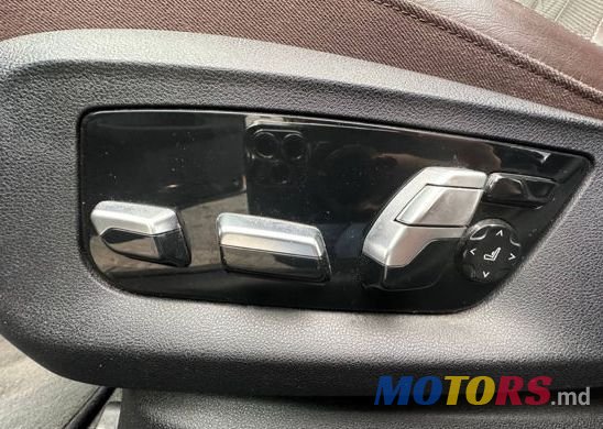 2017' BMW 5 Series photo #4