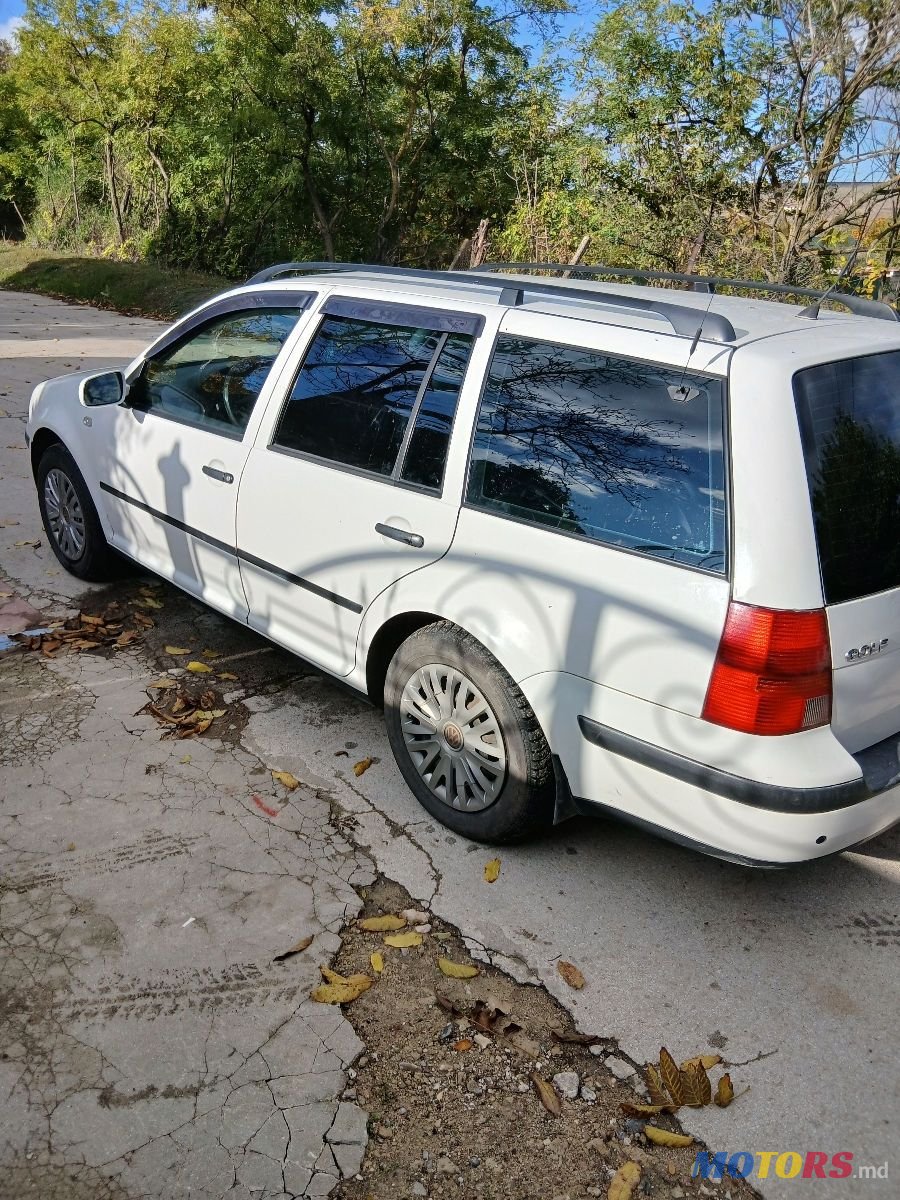 2005' Volkswagen Golf photo #2