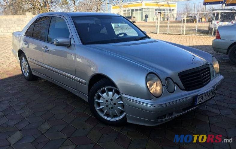 2001' Mercedes-Benz E photo #1