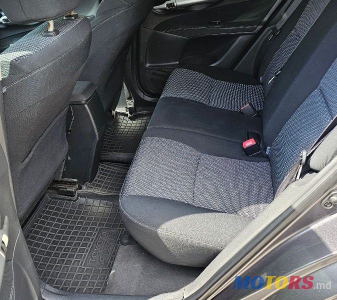 2010' Toyota Auris photo #6