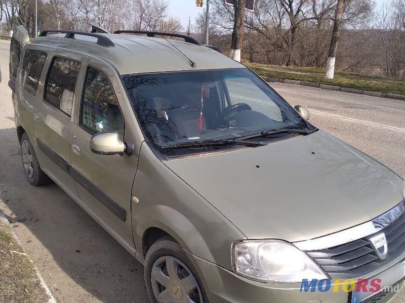 2009' Dacia Logan Mcv photo #2