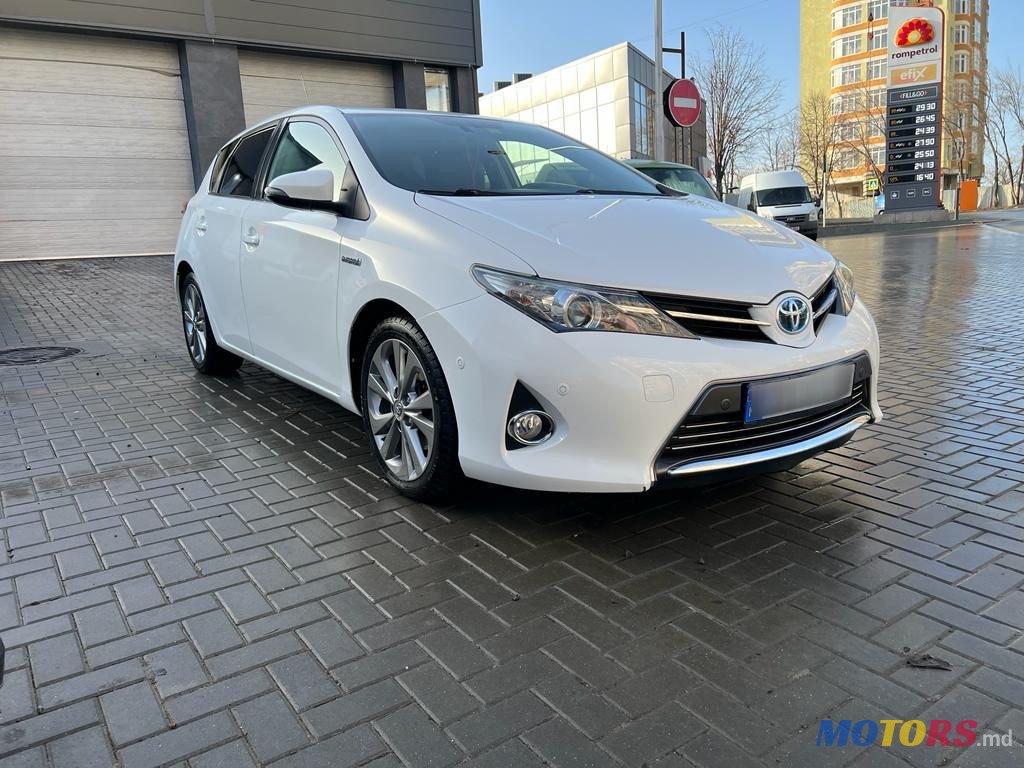 2014' Toyota Auris photo #1