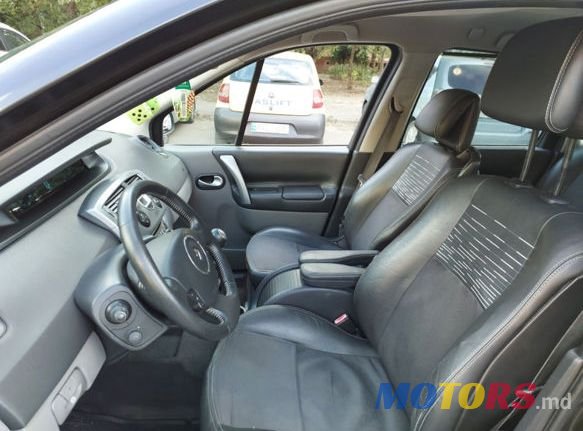 2008' Renault Scenic photo #3