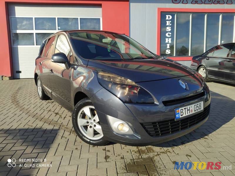 2011' Renault Grand Scenic photo #3