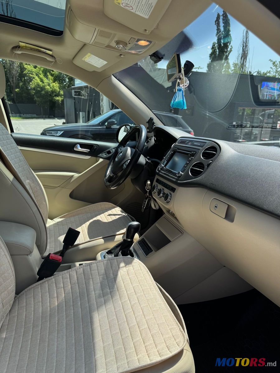 2014' Volkswagen Tiguan photo #6