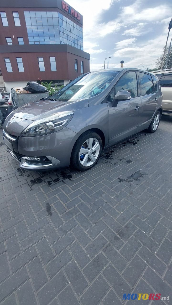 2012' Renault Scenic photo #6