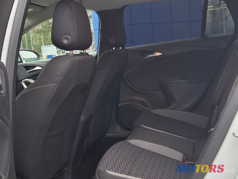 2020' Opel Astra photo #6