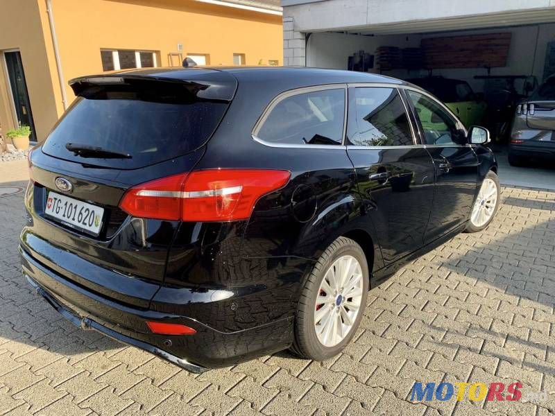 2017' Ford Focus photo #2