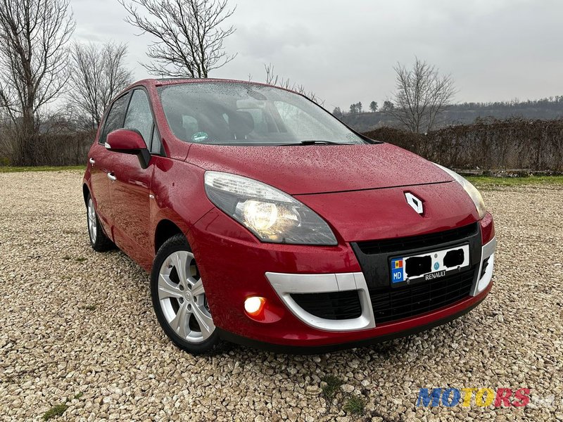 2011' Renault Scenic photo #2