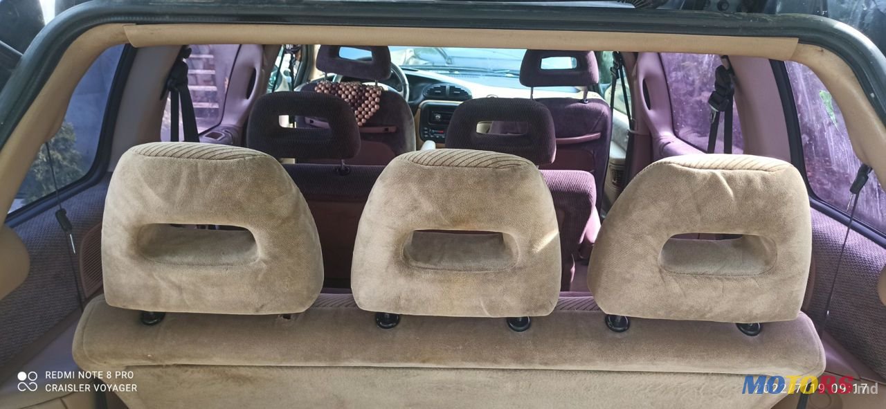 1998' Chrysler Voyager photo #3
