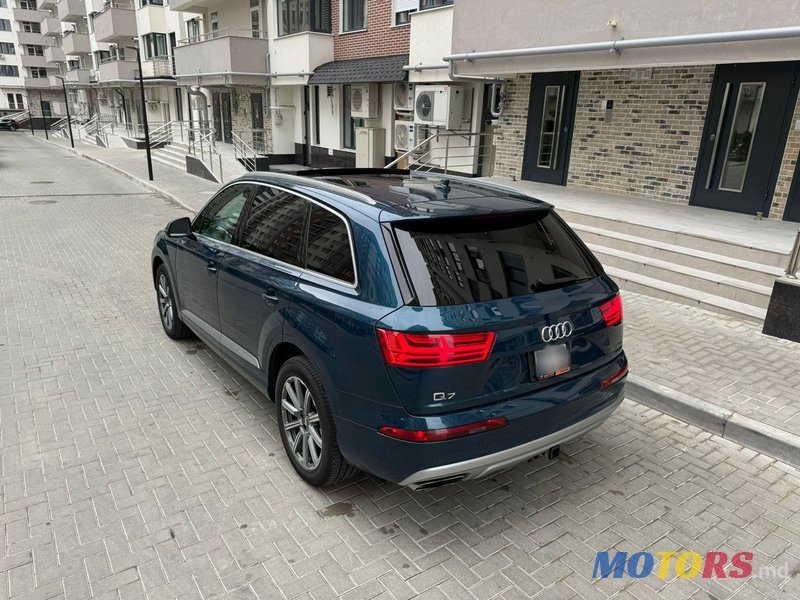 2018' Audi Q7 photo #4