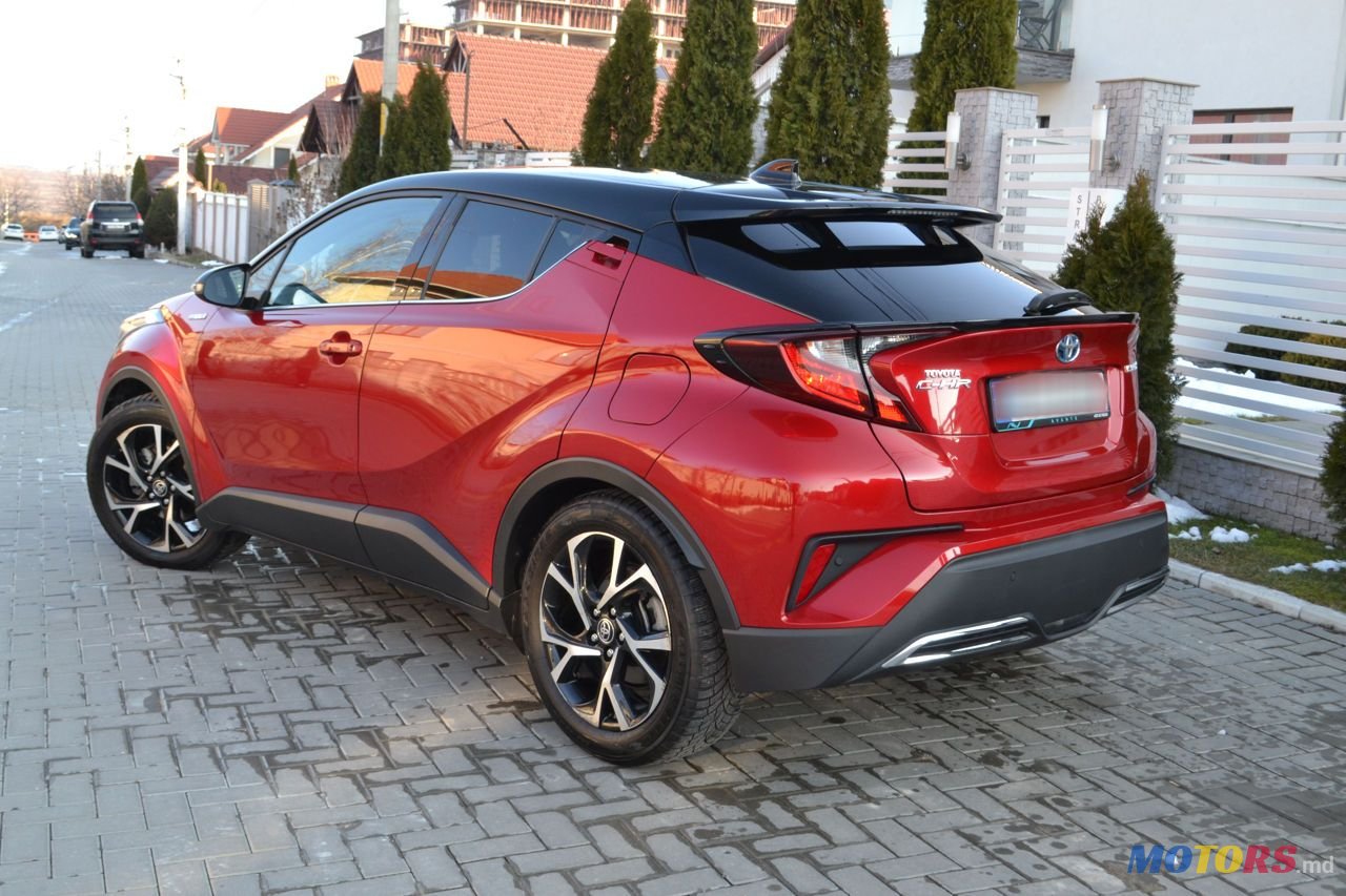 2020' Toyota C-HR photo #3