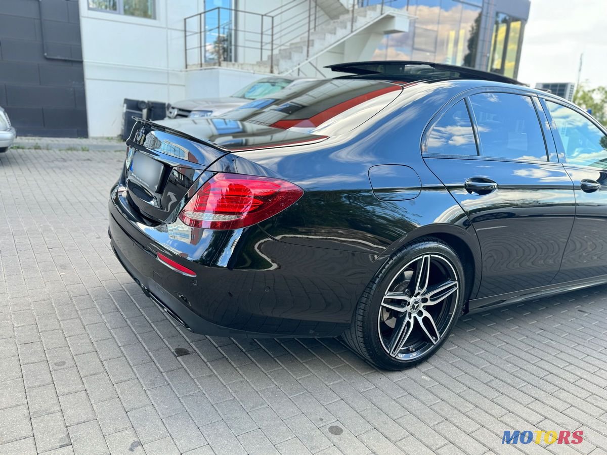 2016' Mercedes-Benz E-Class photo #2