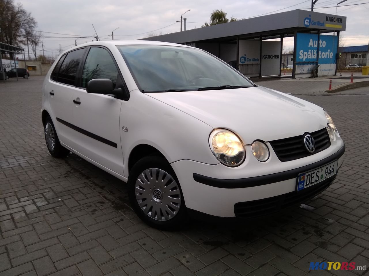 2004' Volkswagen Polo photo #1