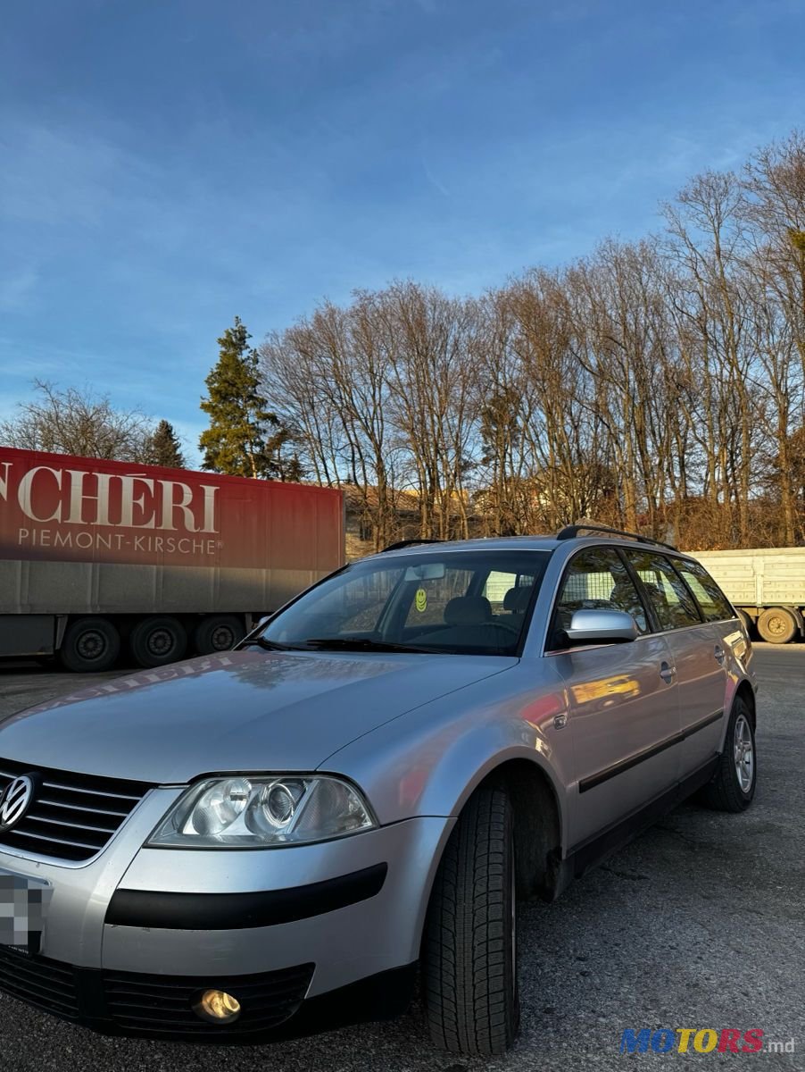 2002' Volkswagen Passat photo #2