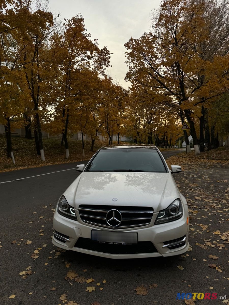 2013' Mercedes-Benz C-Class photo #2