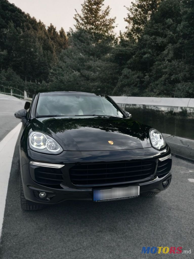 2016' Porsche Cayenne photo #1