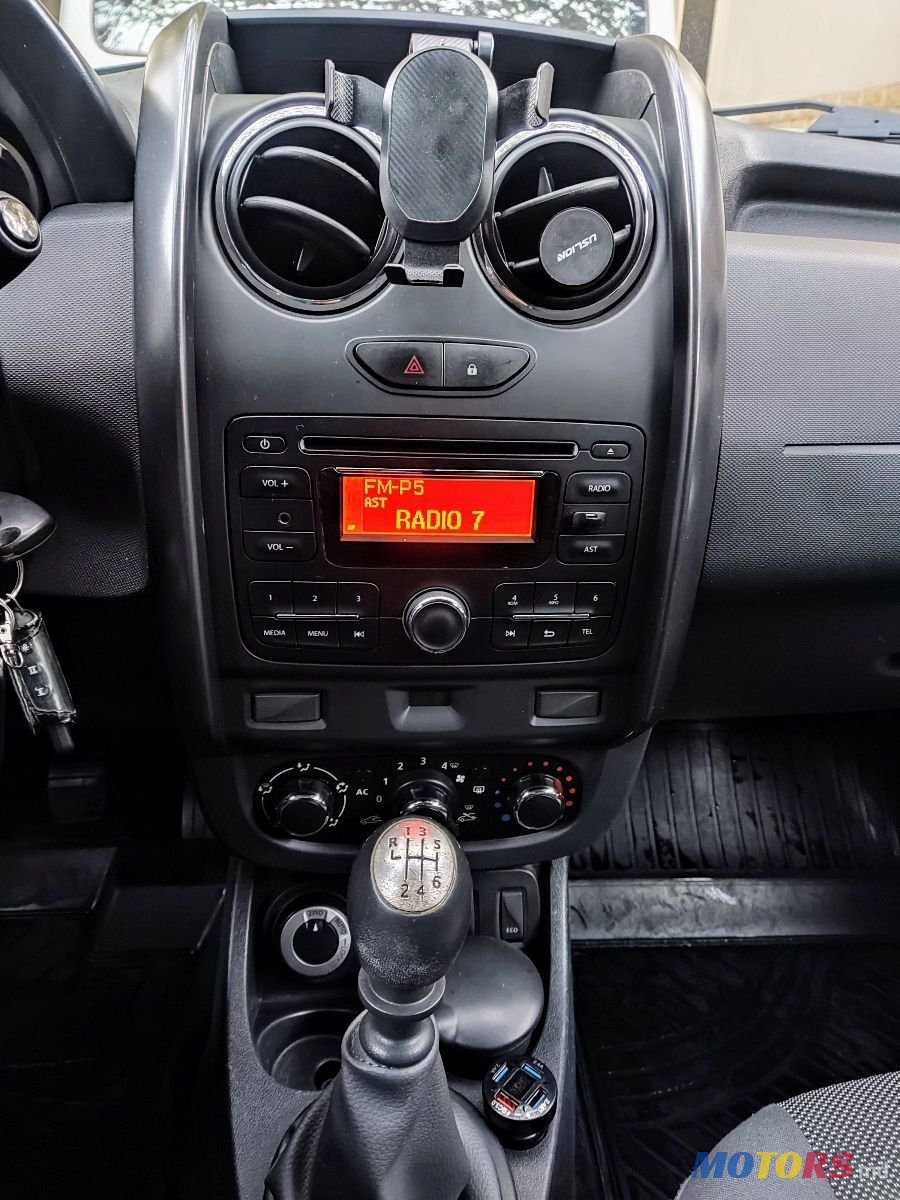 2014' Dacia Duster photo #2