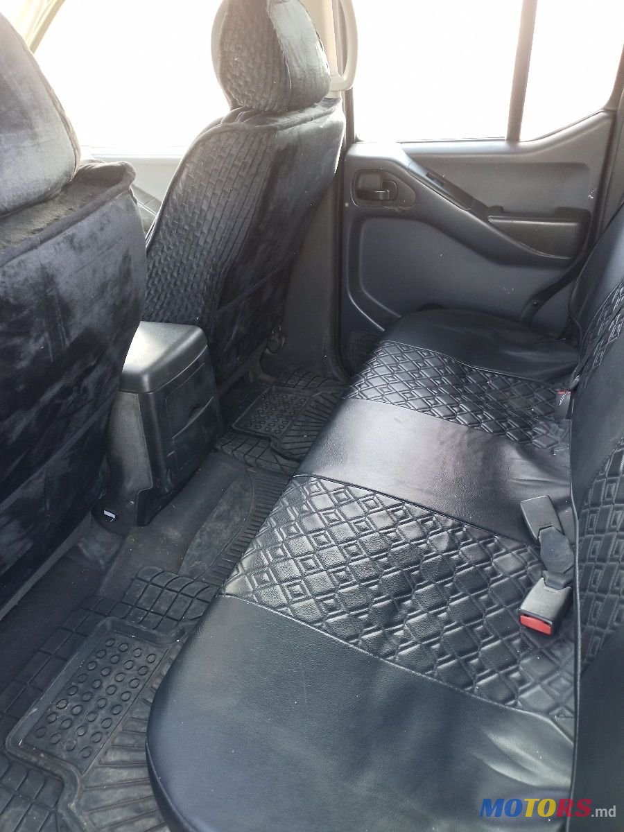 2009' Nissan Navara photo #5