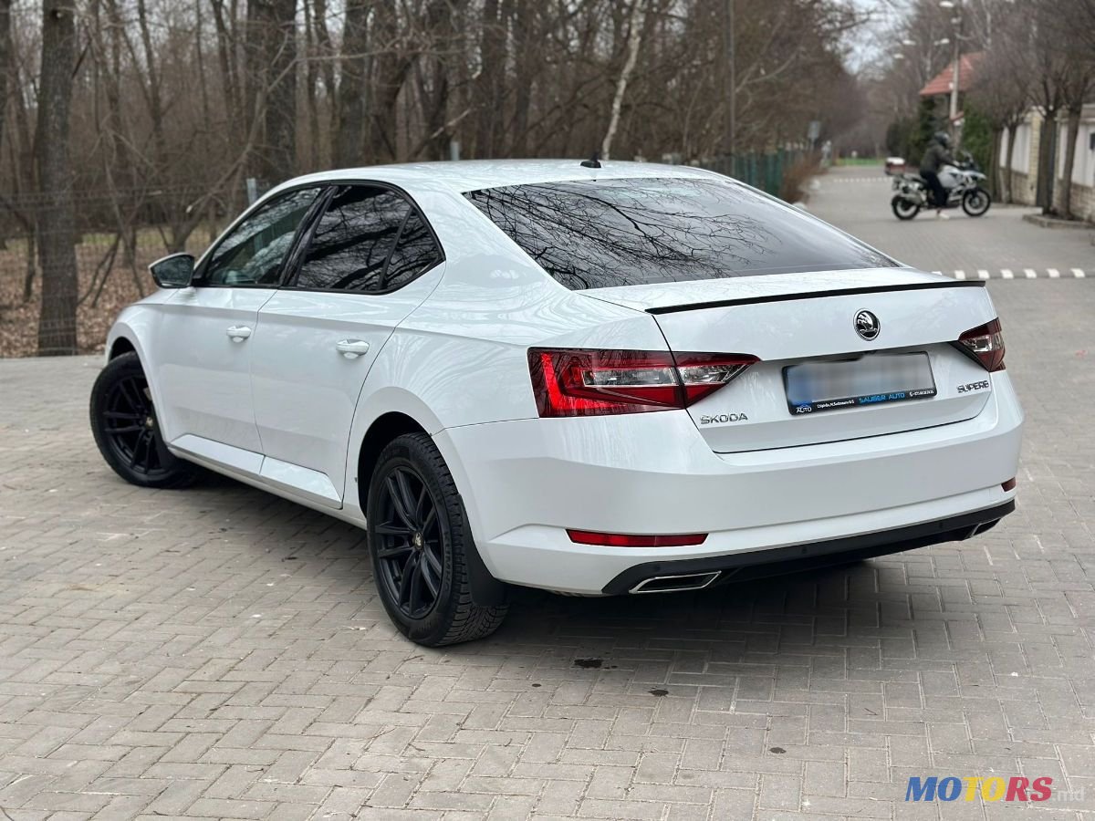 2015' Skoda Superb photo #2