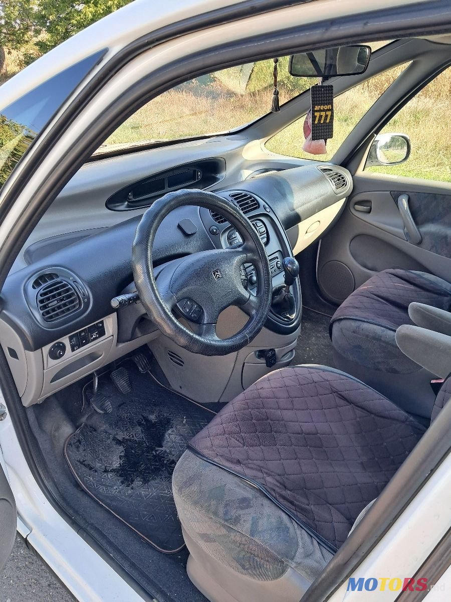 2004' Citroen C3 Picasso photo #5