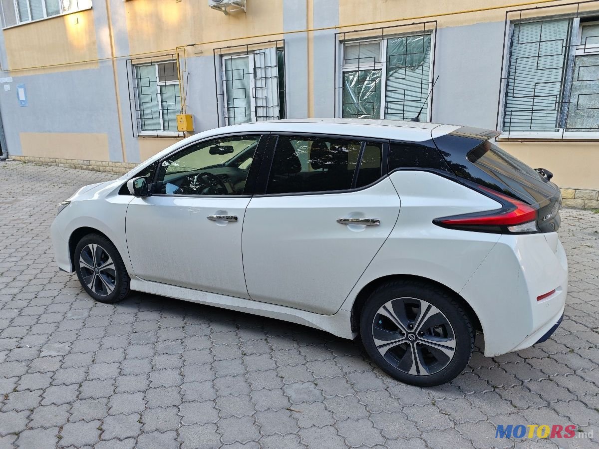 2020' Nissan Leaf photo #2