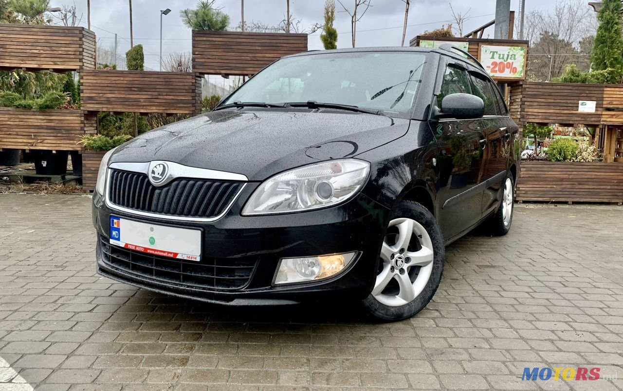 2011' Skoda Fabia photo #1