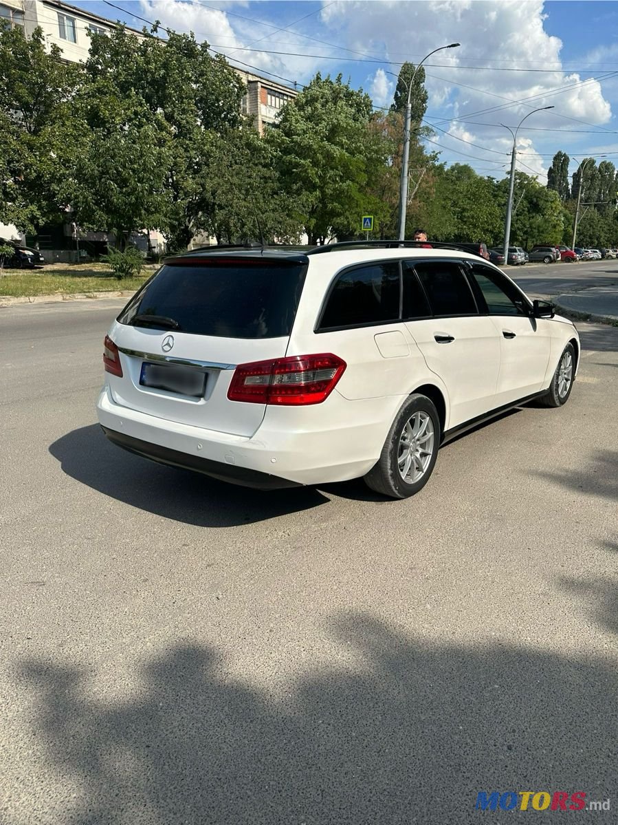 2011' Mercedes-Benz E-Class photo #6