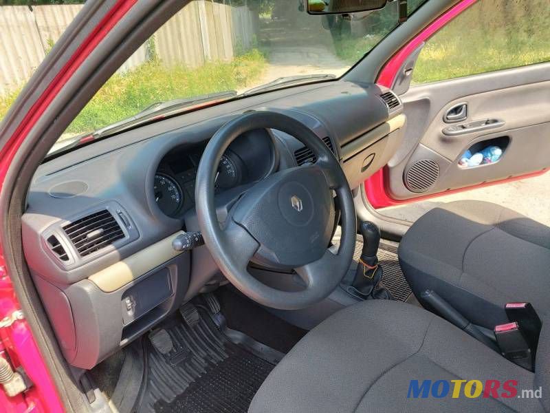 2005' Renault Clio photo #6