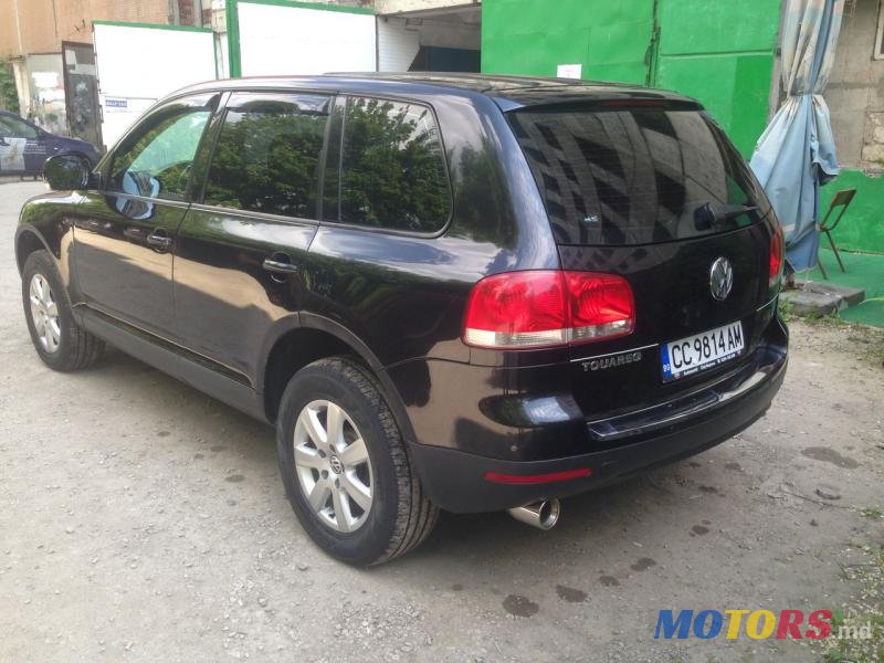 2004' Volkswagen Touareg photo #3