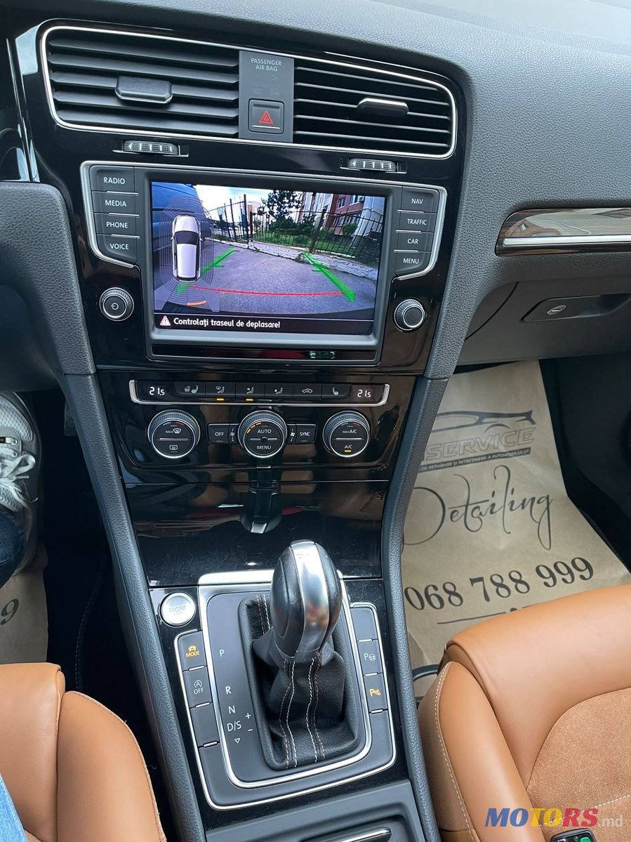 2016' Volkswagen Golf photo #6