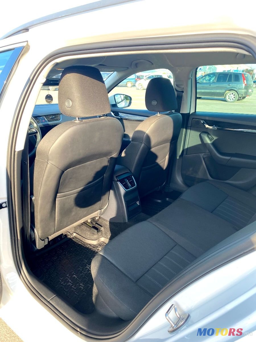 2019' Skoda Octavia photo #5