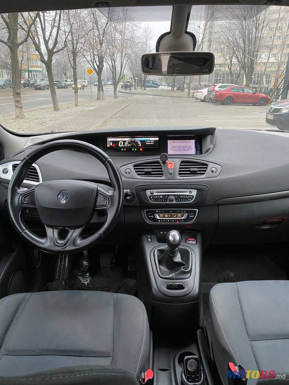 2010' Renault Scenic photo #5