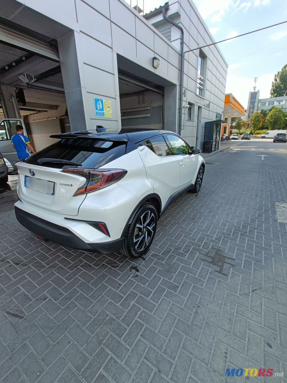 2016' Toyota C-HR photo #2