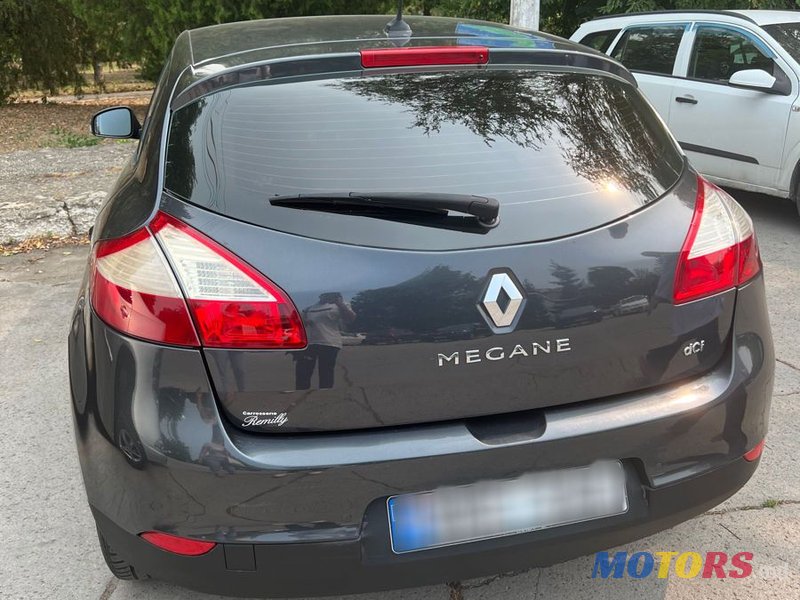 2011' Renault Megane photo #2