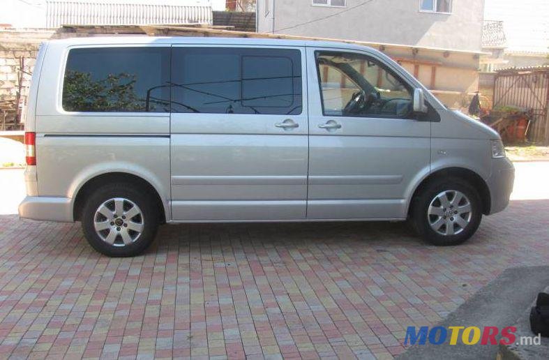 2006' Volkswagen Multivan photo #1