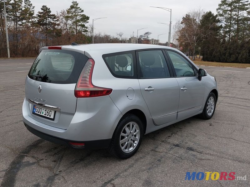 2012' Renault Grand Scenic photo #3