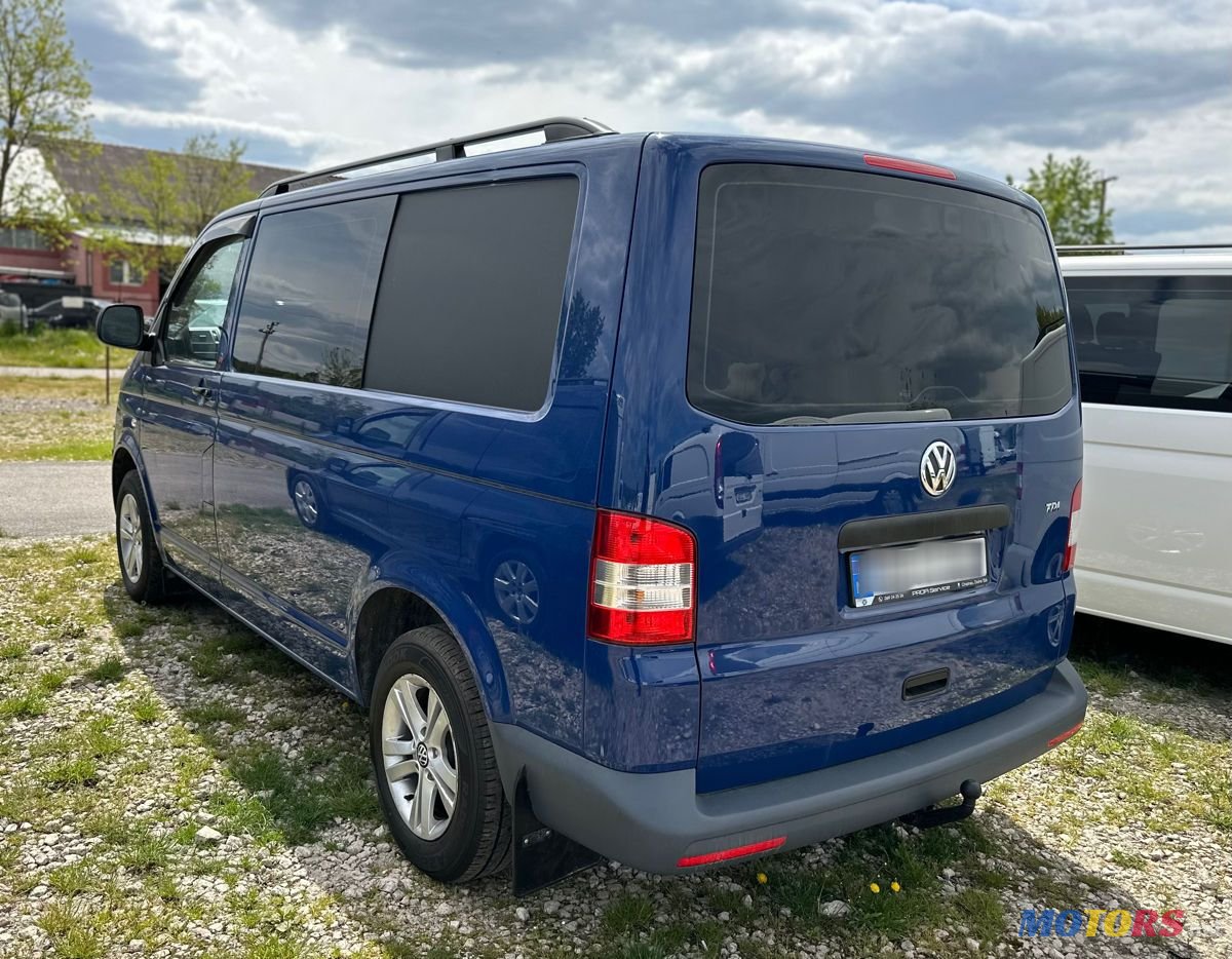2013' Volkswagen Transporter photo #3