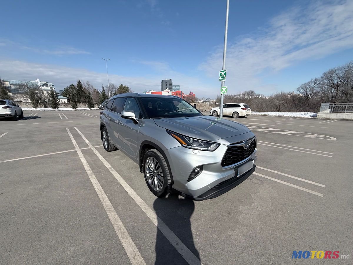 2021' Toyota Highlander photo #1