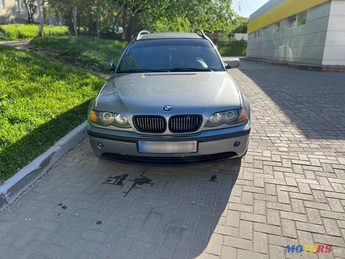 2004' BMW 3 Series Touring photo #2