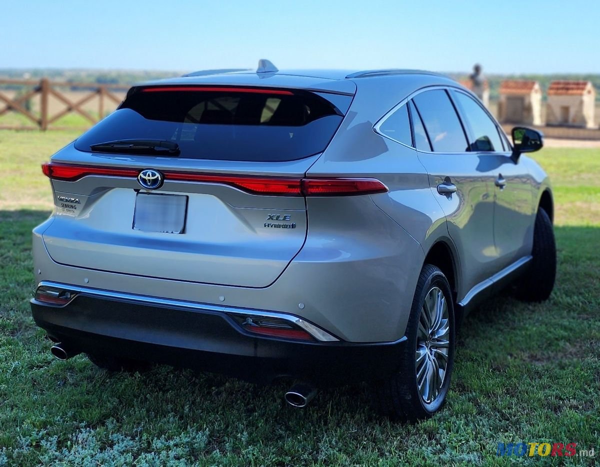2022' Toyota Venza photo #6