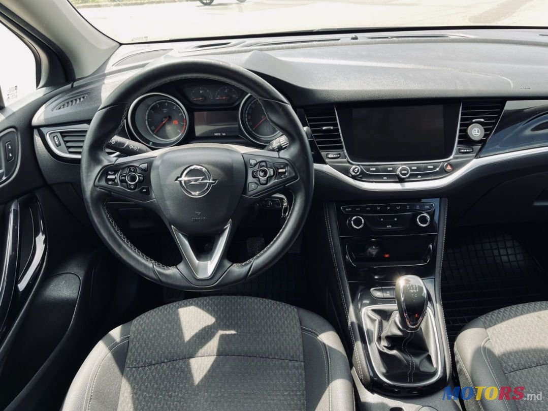 2016' Opel Astra photo #5