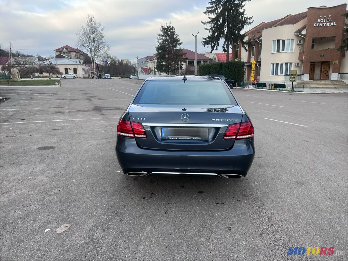 2014' Mercedes-Benz E-Class photo #3