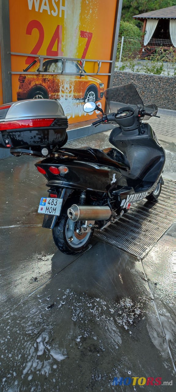 2004' Yamaha photo #1