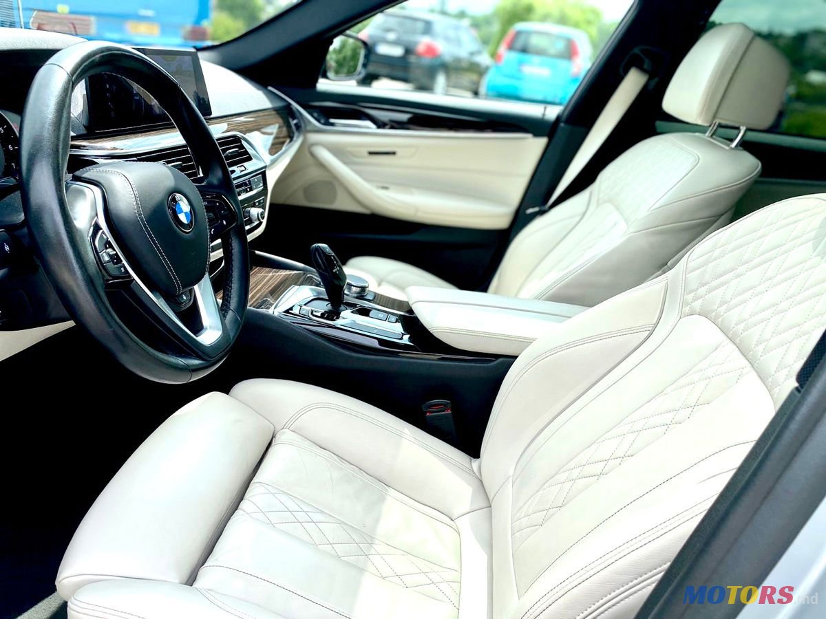2018' BMW 5 Series photo #6